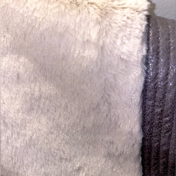 Guess Grey Vest Faux Fur & Suede - Picture 4 of 5